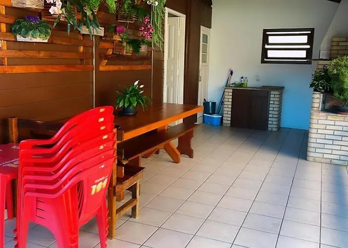 Casa Nos Bairro Dos Ingleses Em Florianopolis, Proxima A Praia, Supermercados, Padarias E Farmacias.