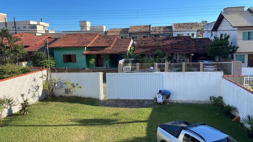 Casa Nos Bairro Dos Ingleses Em Florianopolis, Proxima A Praia, Supermercados, Padarias E Farmacias. *
